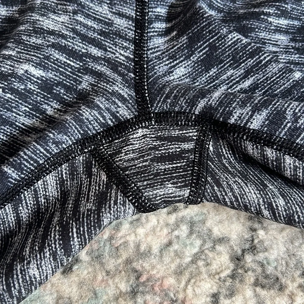 Lululemon Wunder Under Pant Stirrup Leggings Black Gray Striped Size 4